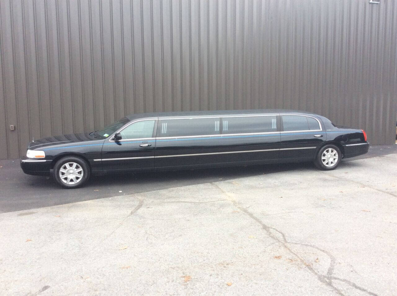Black 2011 Lincoln Town Car Executive Executive 4dr Sedan 2