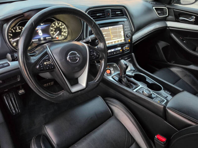 2017 Nissan Maxima
