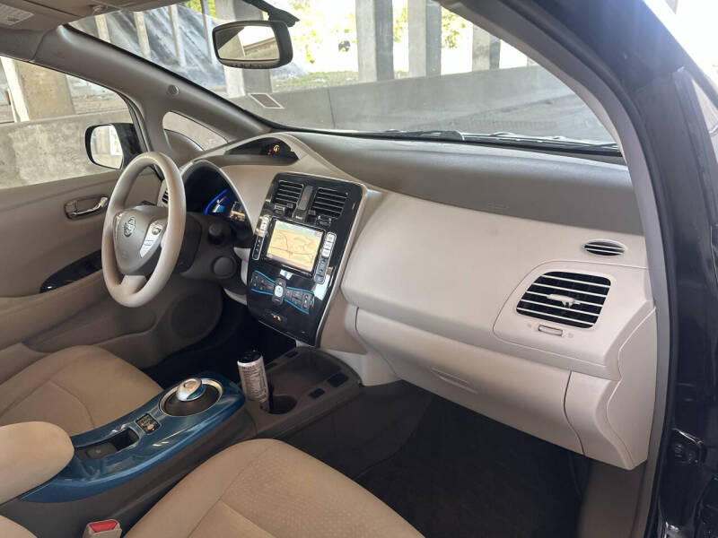 2011 Nissan LEAF SL