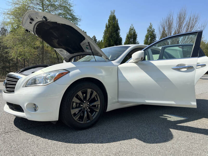 2012 Infiniti M37