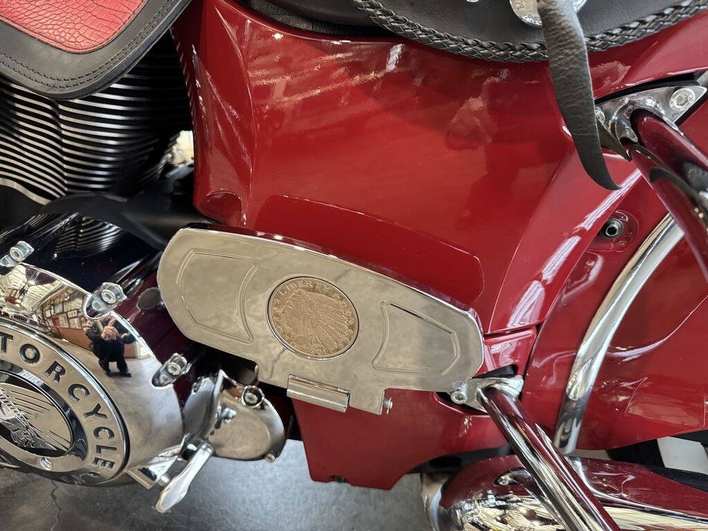 2014 Indian Motorcycle® Chieftain™ Indian Motorc 18