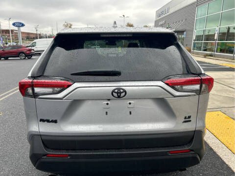 2023 Toyota RAV4 LE