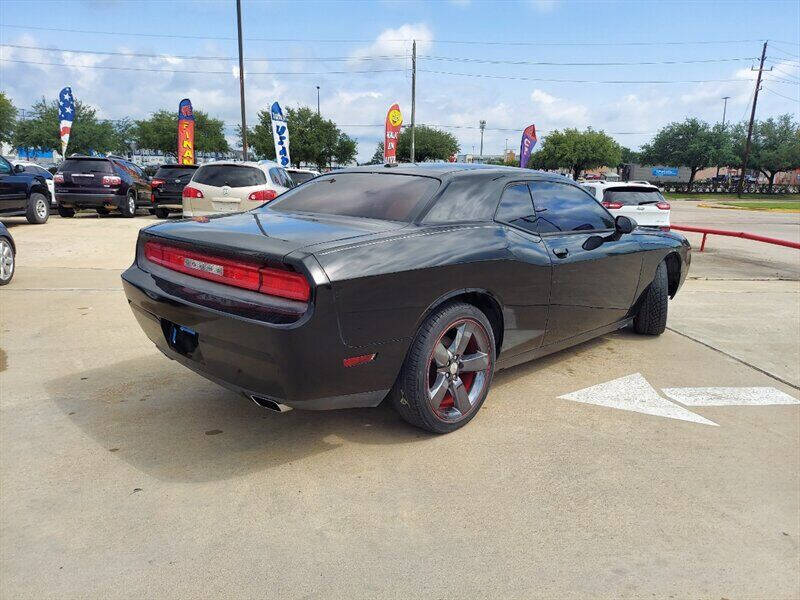 2012 Dodge Challenger SXT