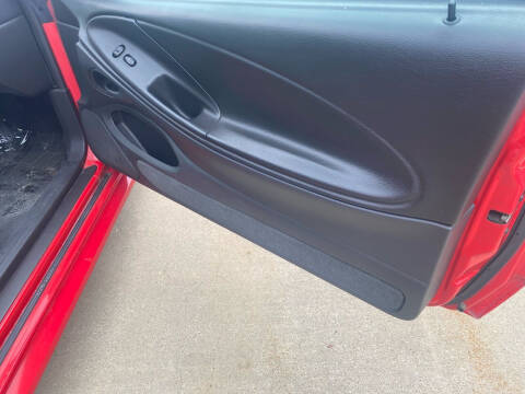 2004 Ford Mustang Deluxe