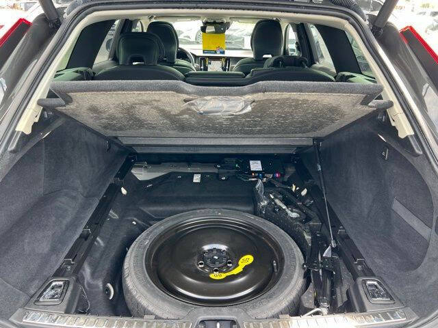 2020 Volvo V90 Cross Country T6