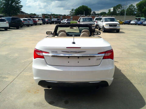 2013 Chrysler 200 Limited