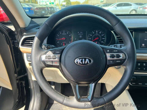 2017 Kia Cadenza Premium