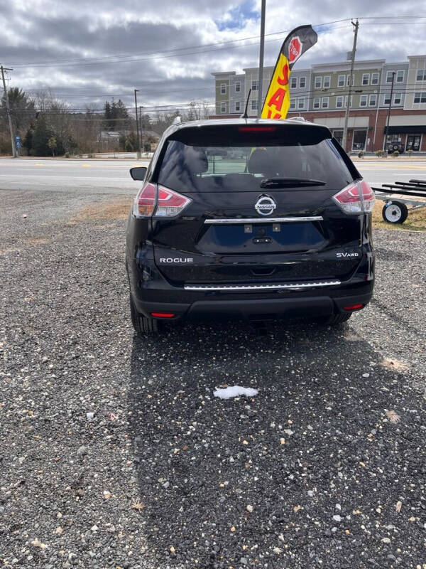 2015 Nissan Rogue SV photo 3