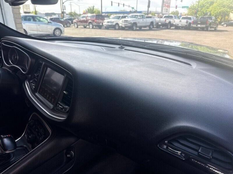 2015 Dodge Challenger SXT Plus