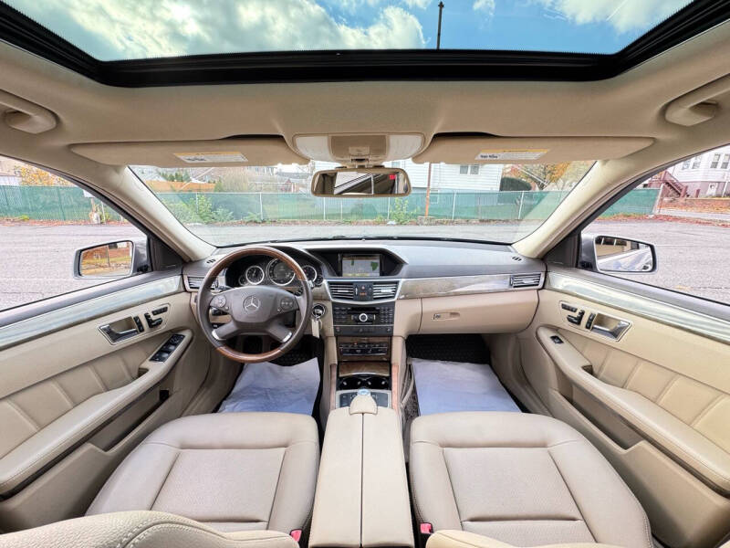 2011 Mercedes-Benz E-Class E350 photo 31