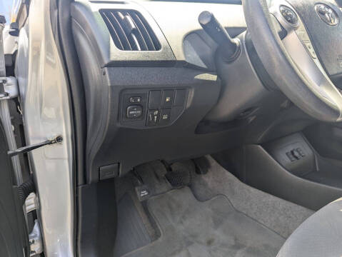 2013 Toyota Prius Plug-in Hybrid