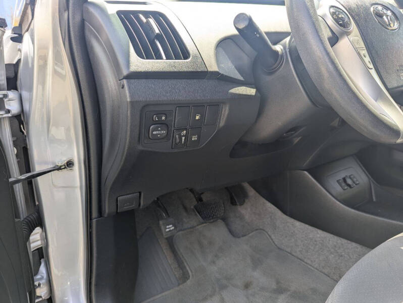 2013 Toyota Prius Plug-in Hybrid