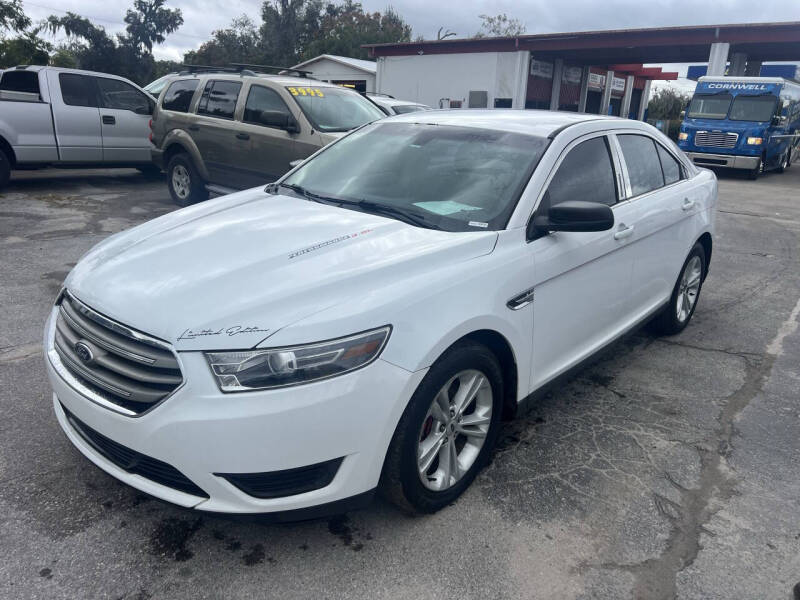 2016 Ford Taurus SE