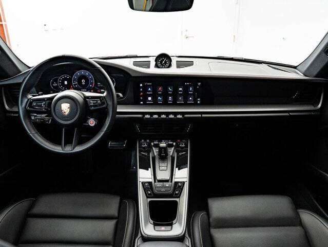 2025 Porsche 911 Carrera