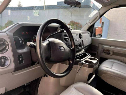 2010 Ford E-Series E-250