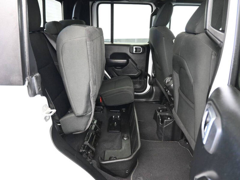 2021 Jeep Gladiator Sport