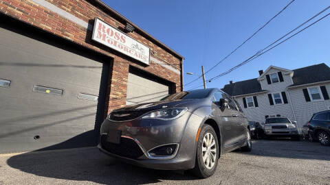 2017 Chrysler Pacifica Touring-L