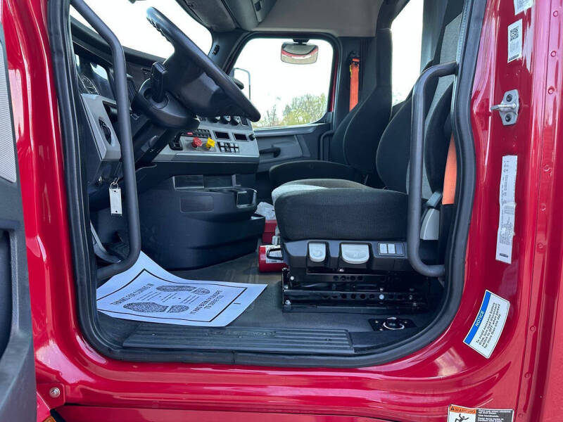 2019 Freightliner Cascadia
