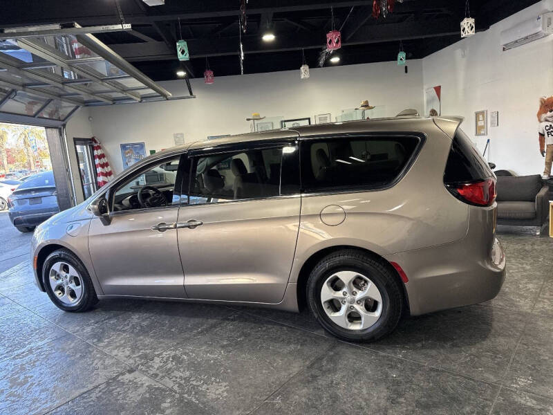2018 Chrysler Pacifica Hybrid Touring Plus