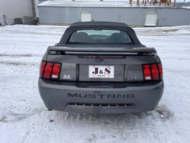 2003 Ford Mustang Deluxe