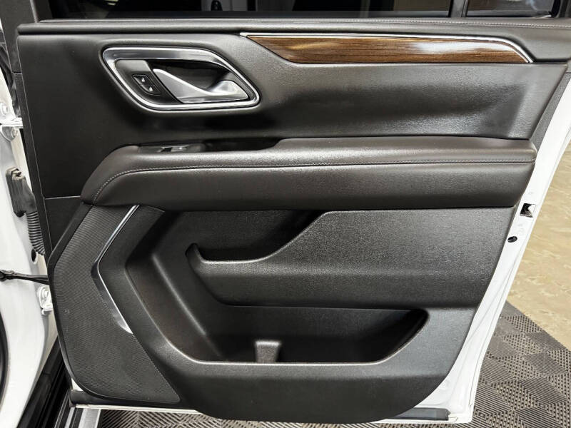 2023 GMC Yukon XL SLE