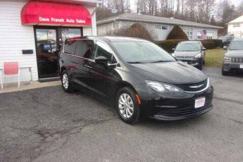 2017 Chrysler Pacifica for sale at Dave Franek Automotive in Wantage NJ