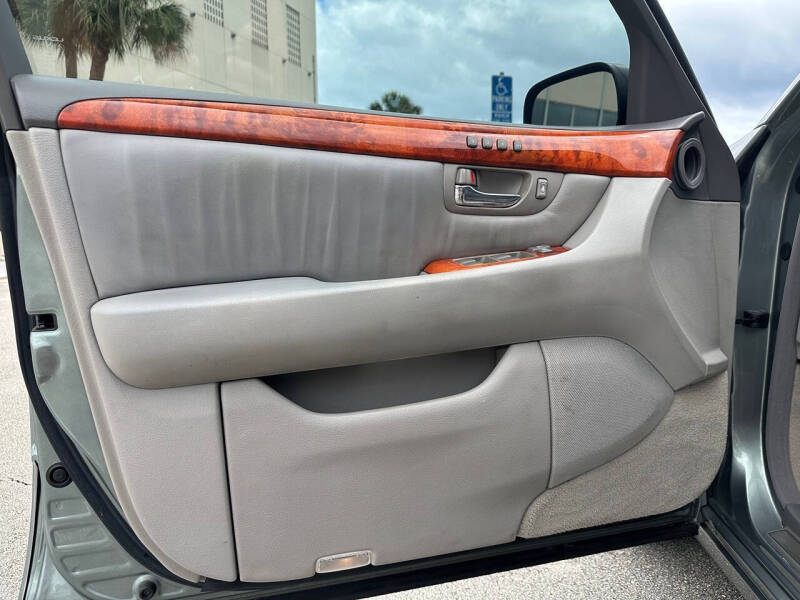 2003 Lexus LS 430