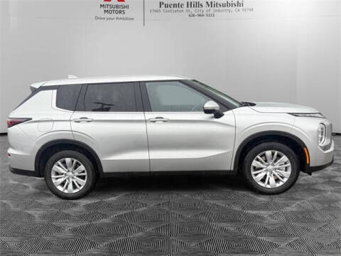 2026 Mitsubishi Outlander ES