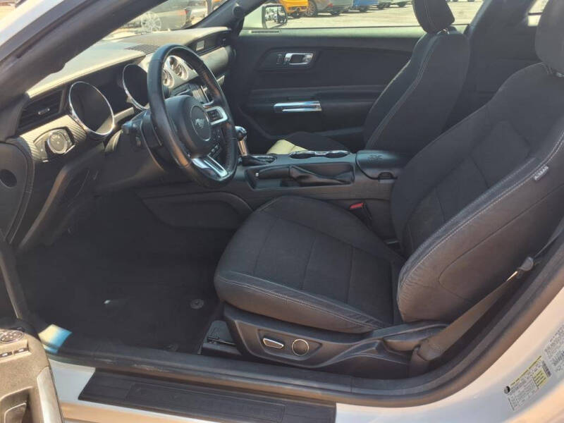 2016 Ford Mustang V6