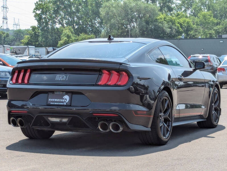 2022 Ford Mustang Mach 1