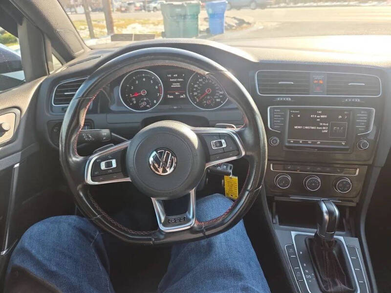 2017 Volkswagen Golf GTI S
