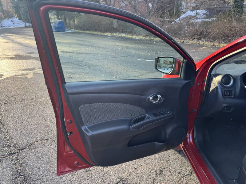 2015 Nissan Versa 1.6 SL