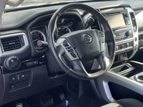 2017 Nissan Titan SV