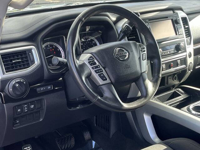 2017 Nissan Titan SV