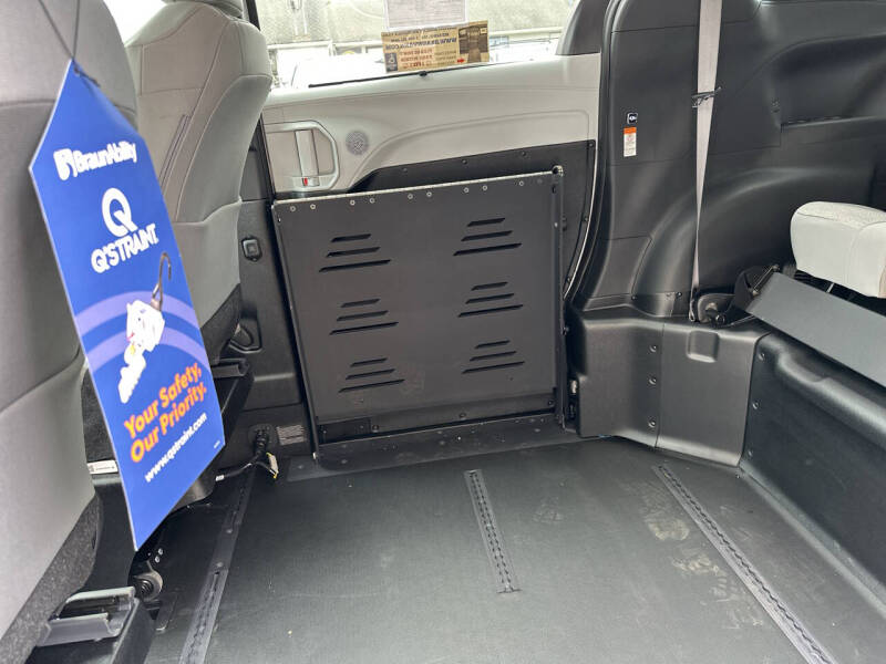 2025 Toyota Sienna LE 8-Passenger