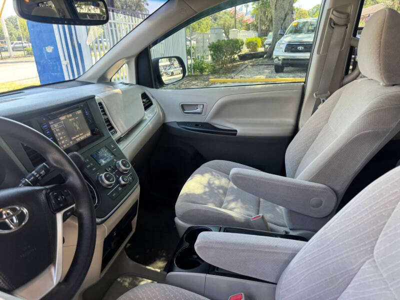 2017 Toyota Sienna