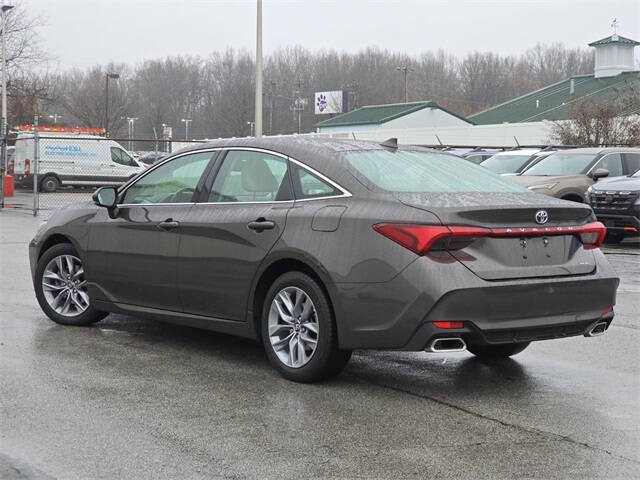 2019 Toyota Avalon XLE photo 16