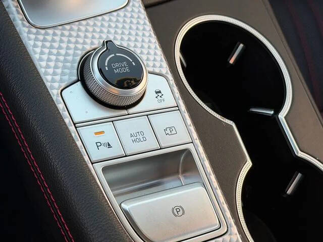 2023 Genesis G70
