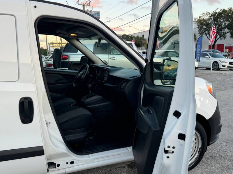 2019 RAM Promaster City Tradesman photo 23