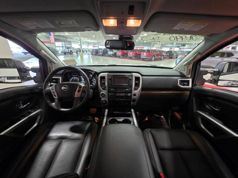 2017 Nissan Titan SL