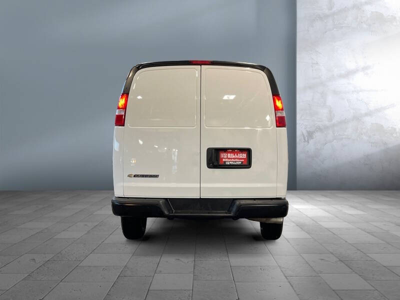 2023 Chevrolet Express 2500