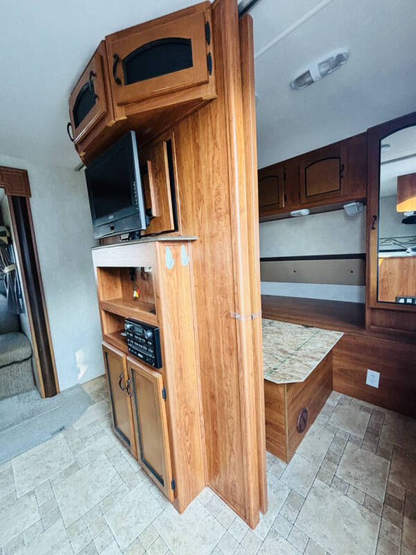 2011 Coachmen RV Freedom Express 292BHDS