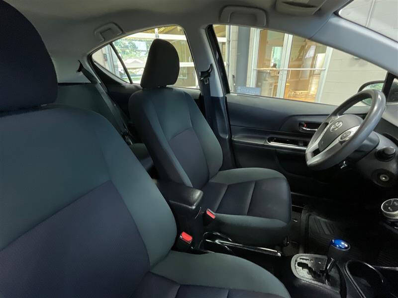 2016 Toyota Prius c Two