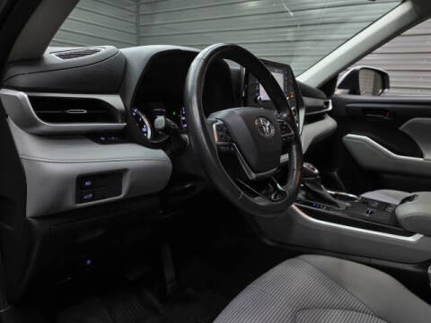2021 Toyota Highlander LE