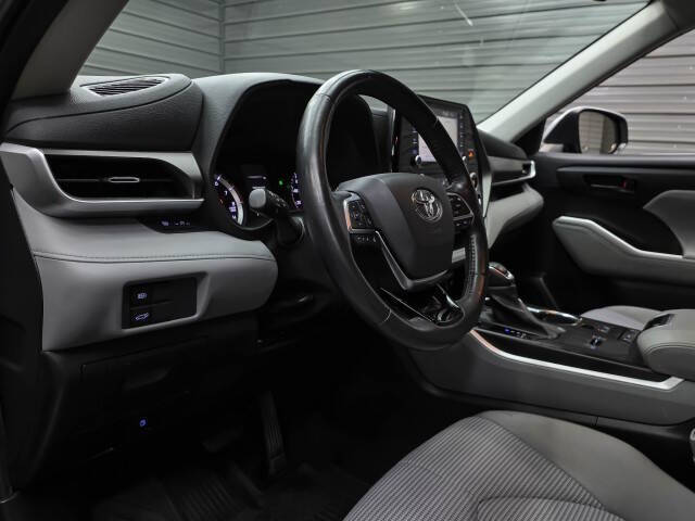 2021 Toyota Highlander LE