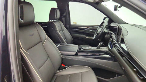 2023 Cadillac Escalade ESV Sport