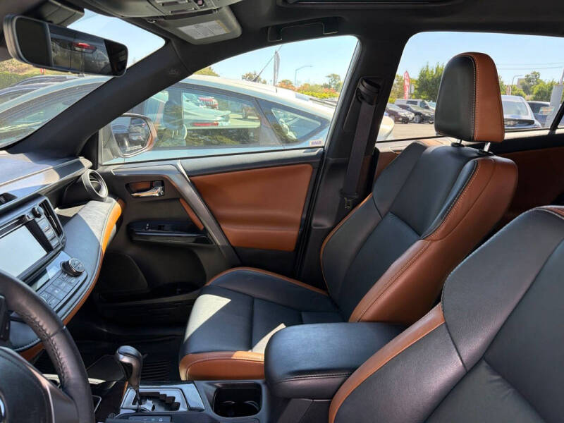 2017 Toyota RAV4 SE