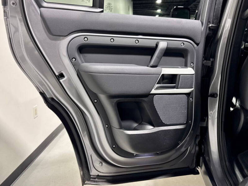 2022 Land Rover Defender 110 S