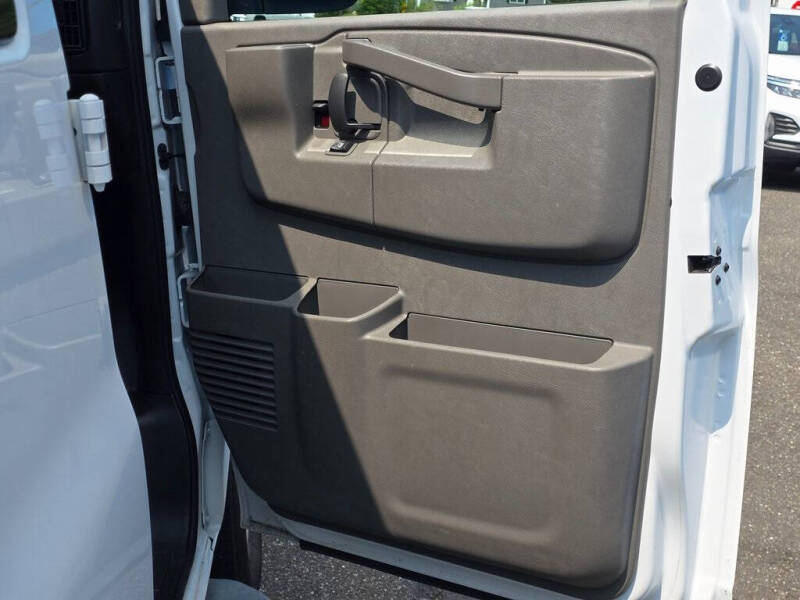 2023 GMC Savana 2500