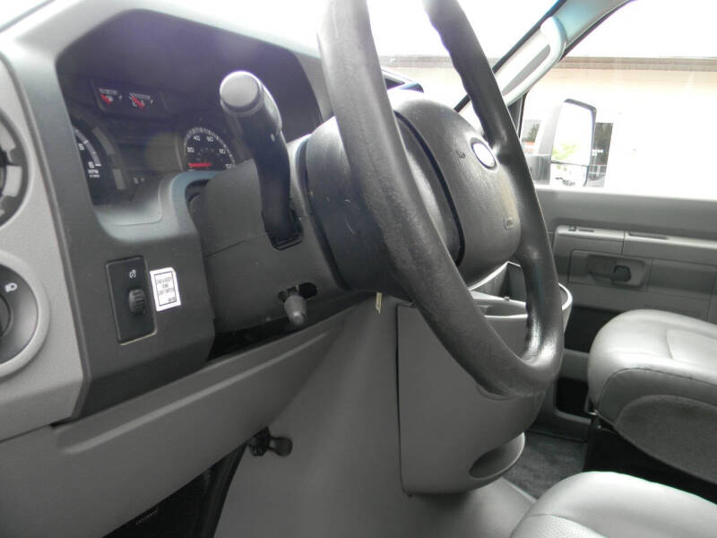 2017 Ford E-350
